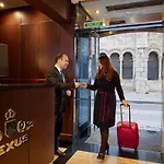 Nexus & Hotel 4*