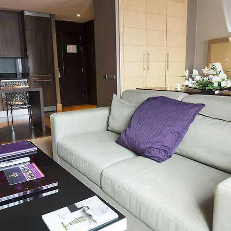 Nexus & Hotel 4*