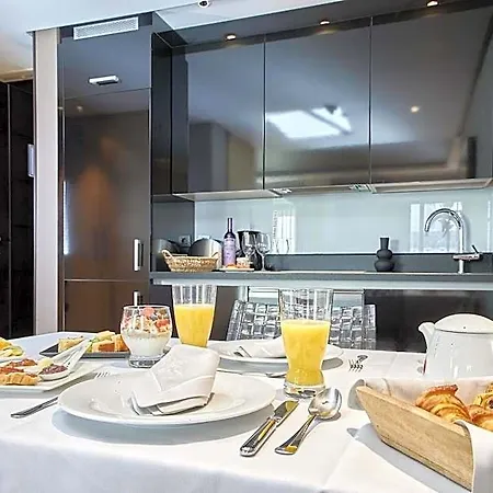 Hotel Nexus & 4*